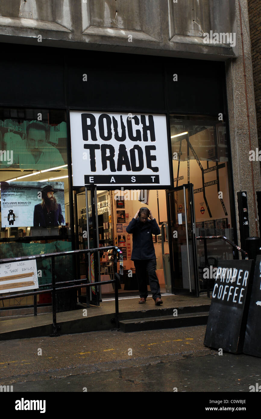 Vista generale di Rough Trade East record shop, appena fuori la Brick Lane, Londra, Regno Unito. Foto Stock