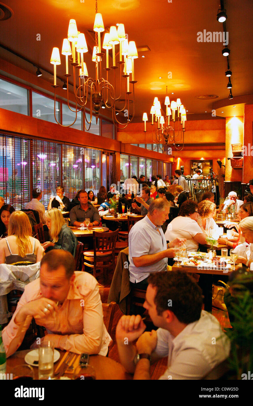 Bar Estilo Restaurant nella Mailbox il complesso shopping con molti ristoranti e caffetterie. Birmingham, Inghilterra, Regno Unito. Foto Stock