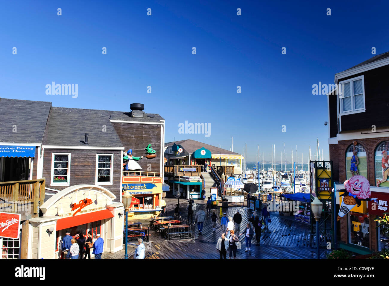 Stati Uniti, California, San Francisco Fisherman's Wharf, dal Pier 39, negozi turistici Foto Stock