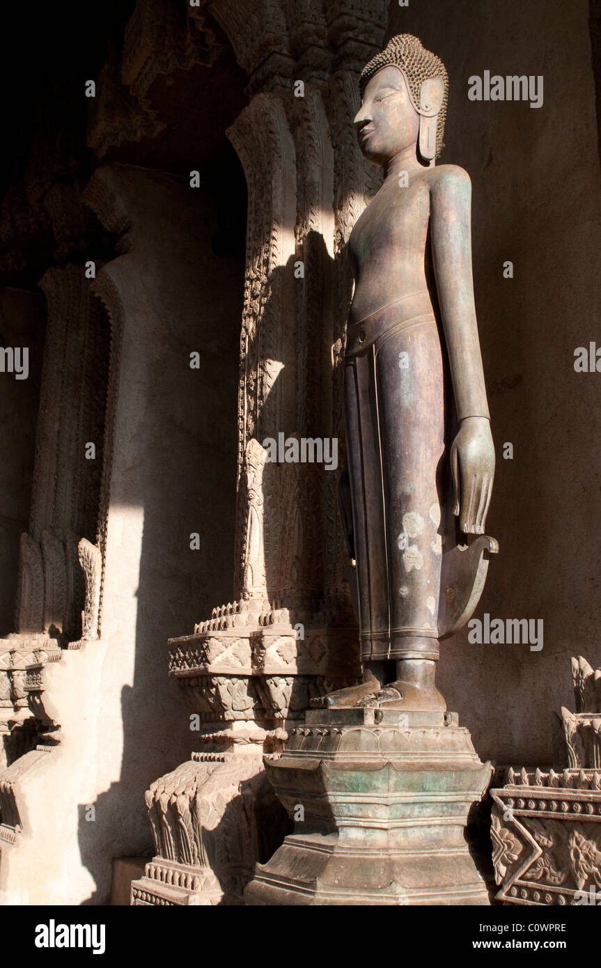 Statua di Budda, Haw Pha Kaew, ora un museo di arte e antichità, Vientiane, Laos Foto Stock