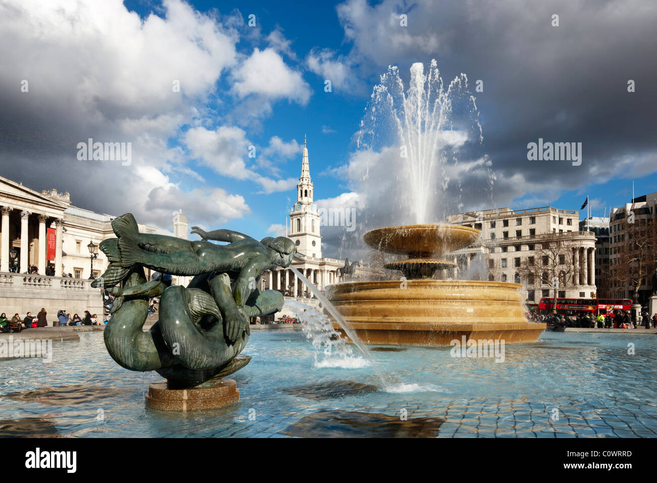 Fontane a Trafalgar Square, Londra Centrale Foto Stock