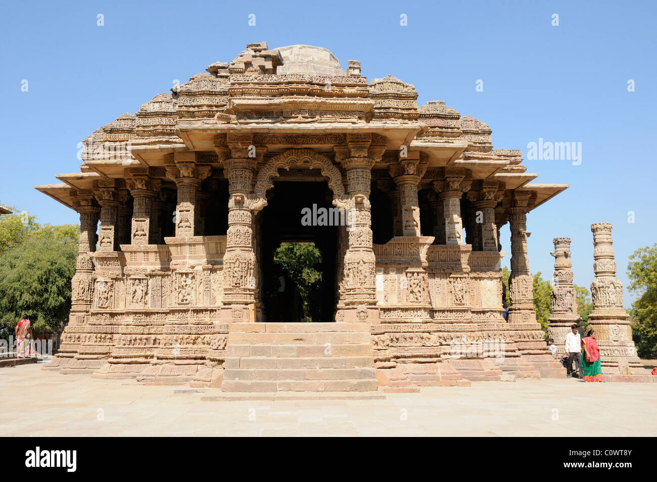 Sun tempio di Modhera. Questo tempio indù è dedicata al dio Sole. è stato costruito dal re Bhimdev Solanki nel 1026 D.C. Foto Stock