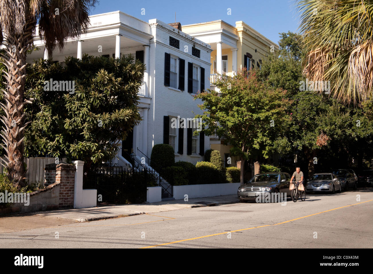 Charleston eleganti ville su strada tranquilla Foto Stock