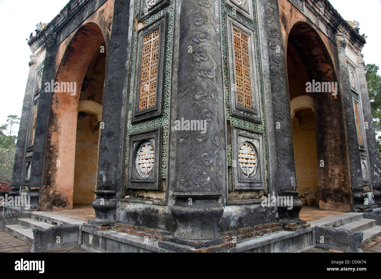Asia, Vietnam, Da Nang. Antica capitale imperiale di Hue. L'Imperatore Tu Duc la tomba del complesso. Foto Stock