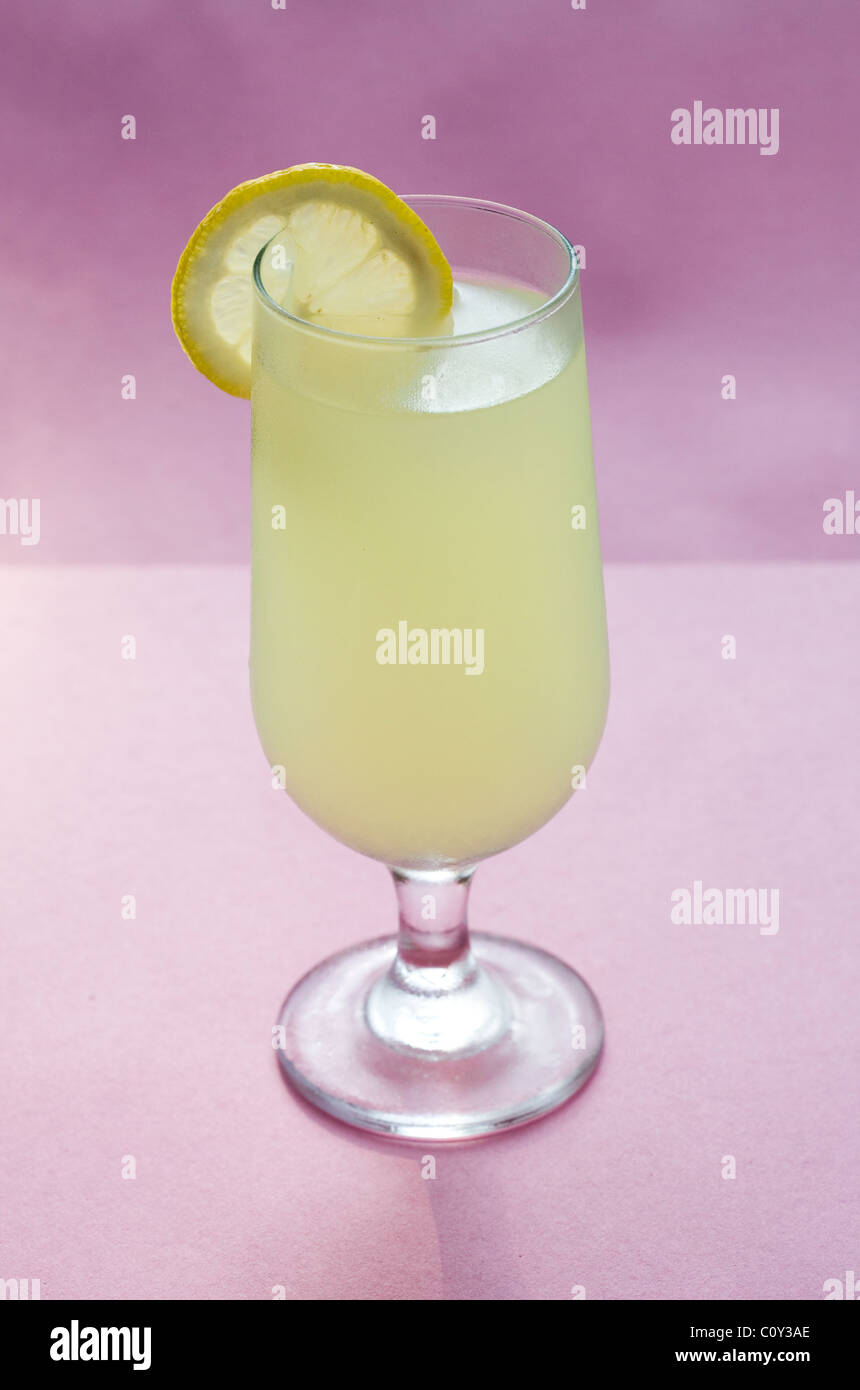 Rinfrescante bicchiere di limonata Foto Stock