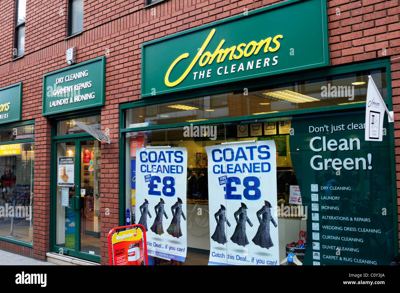 La Johnsons i pulitori Shop, Burleigh Street, Cambridge, Inghilterra, Regno Unito Foto Stock