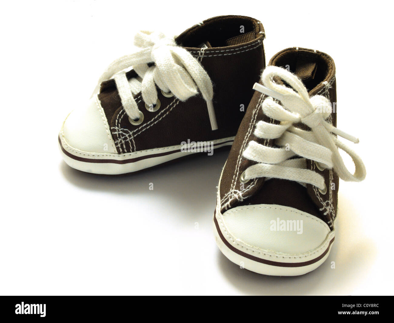 Un paio di scarpe da bambino Foto stock - Alamy