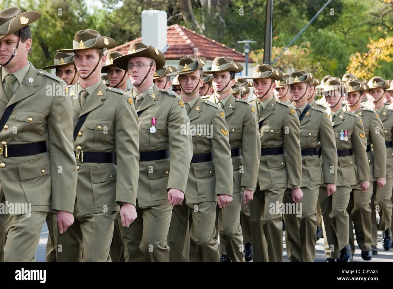 Esercito Australiano soldati da parata, parata Torrens motivi nella città di Adelaide, Australia del Sud. Foto Stock