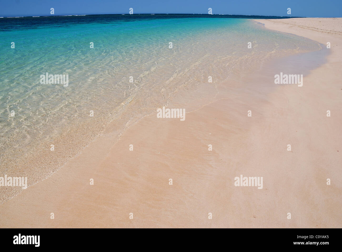 Acque cristalline e sabbia bianca del Parco Marino di Ningaloo, Capo nord-occidentale, Australia Occidentale. Foto Stock