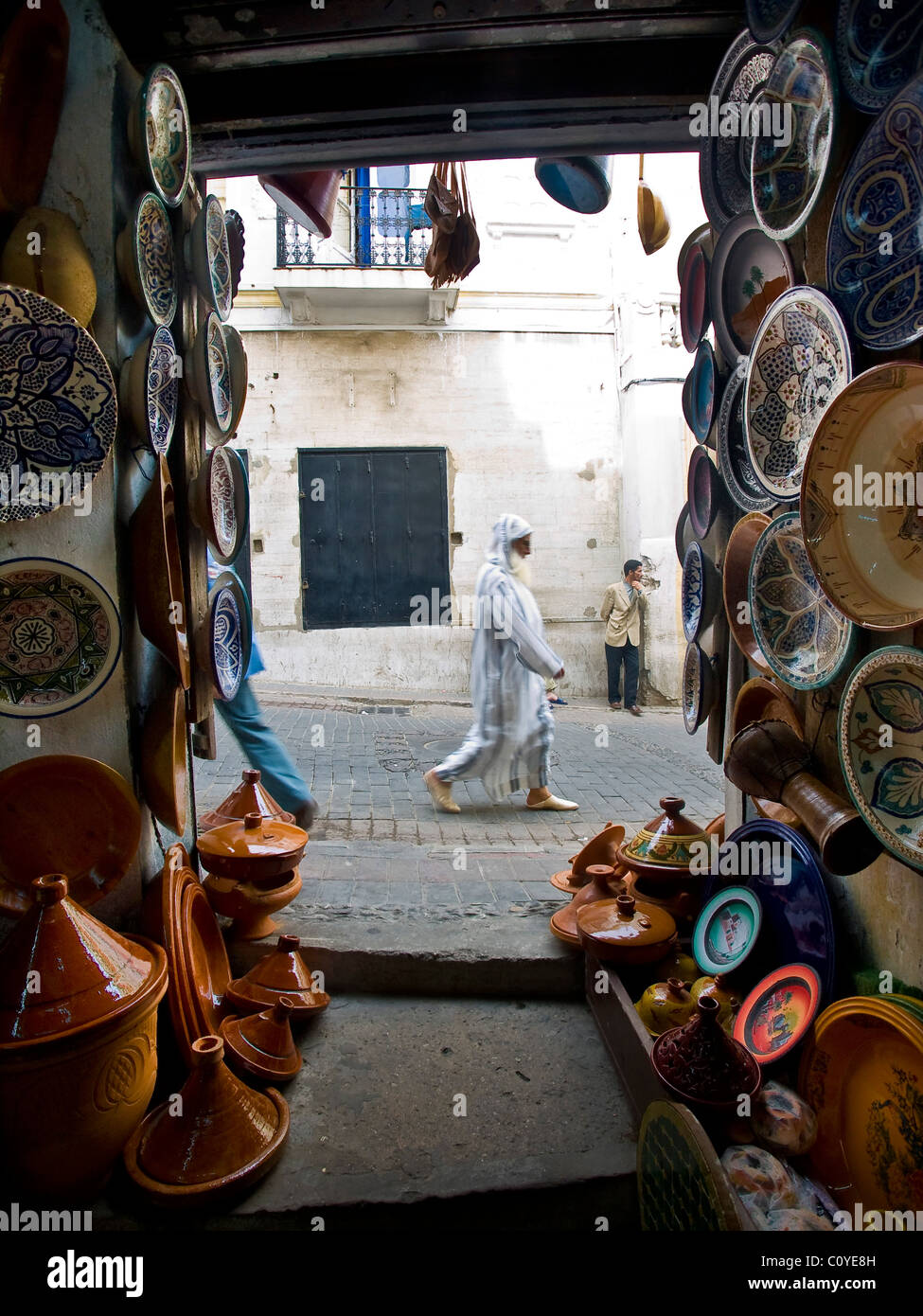 Strada tipica scena Tangeri Kasbah medina Foto Stock