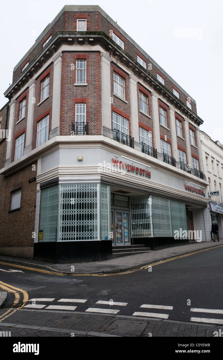 Chiuso Woolworths shop in Margate High Street Foto Stock