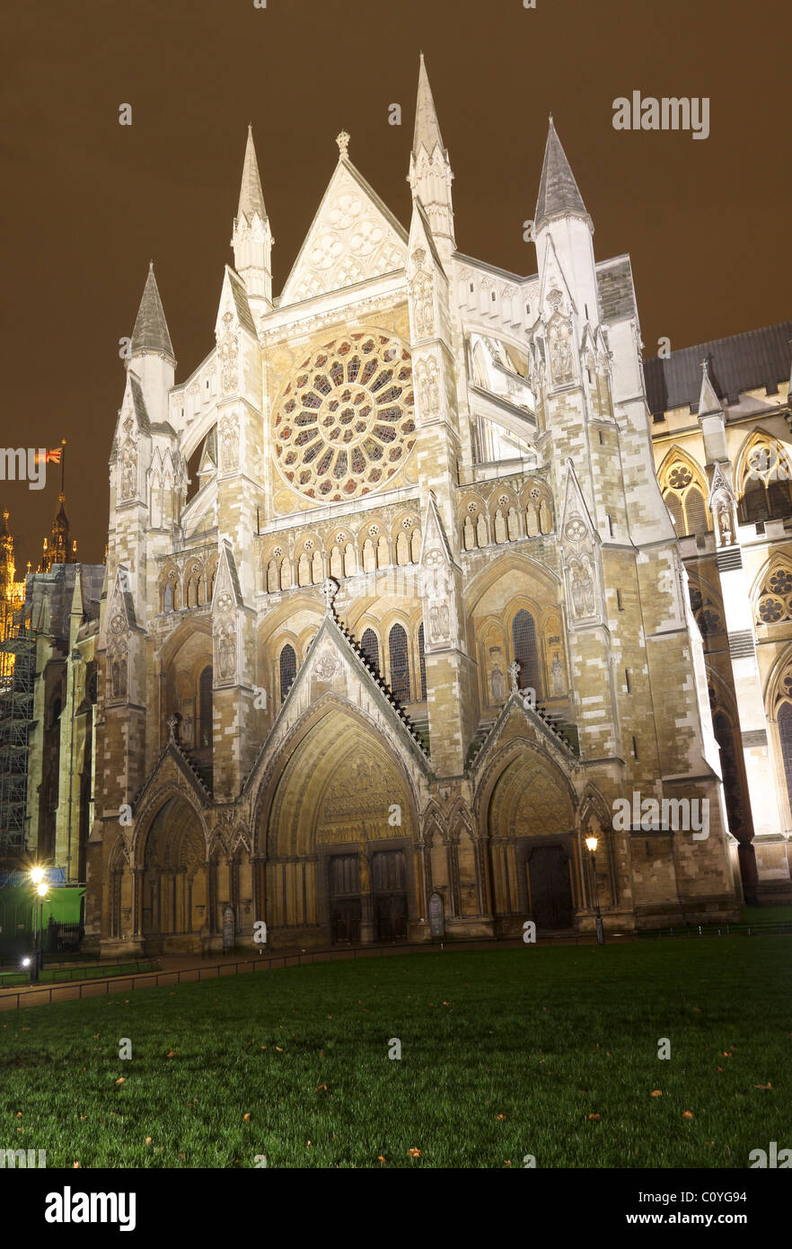 Abbazia di Westminster porta nord di notte. Foto Stock