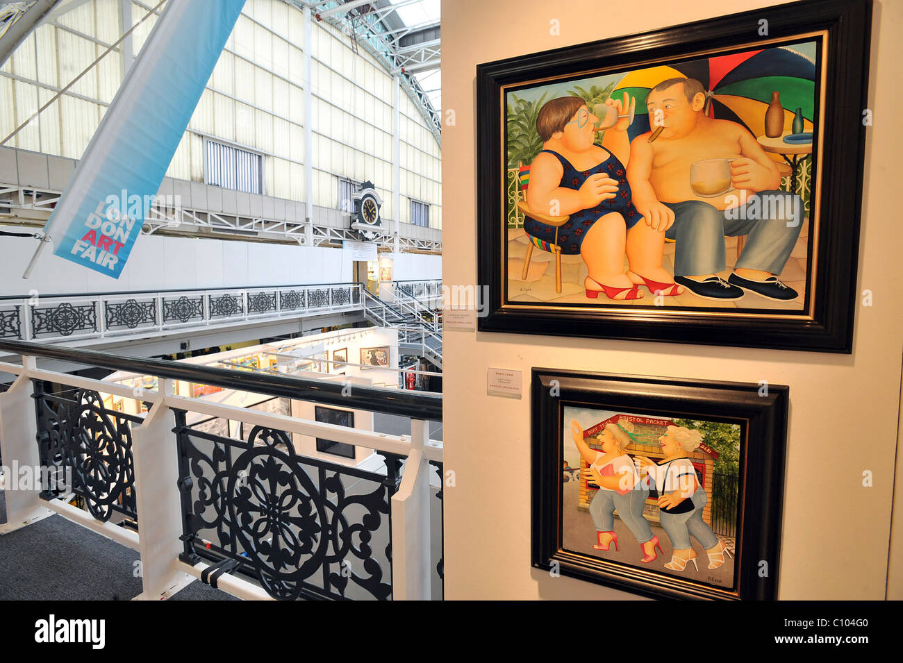 Dipinti di berillo cuocere il London Arte Fiera che si tiene presso il quartiere di Islington Business Design Centre. Londra, Inghilterra - 13.01.09 : Foto Stock Dipinti di berillo cuocere il London Arte Fiera che si tiene presso il quartiere di Islington Business Design Centre. Londra, Inghilterra - 13.01.09 : Foto Stock