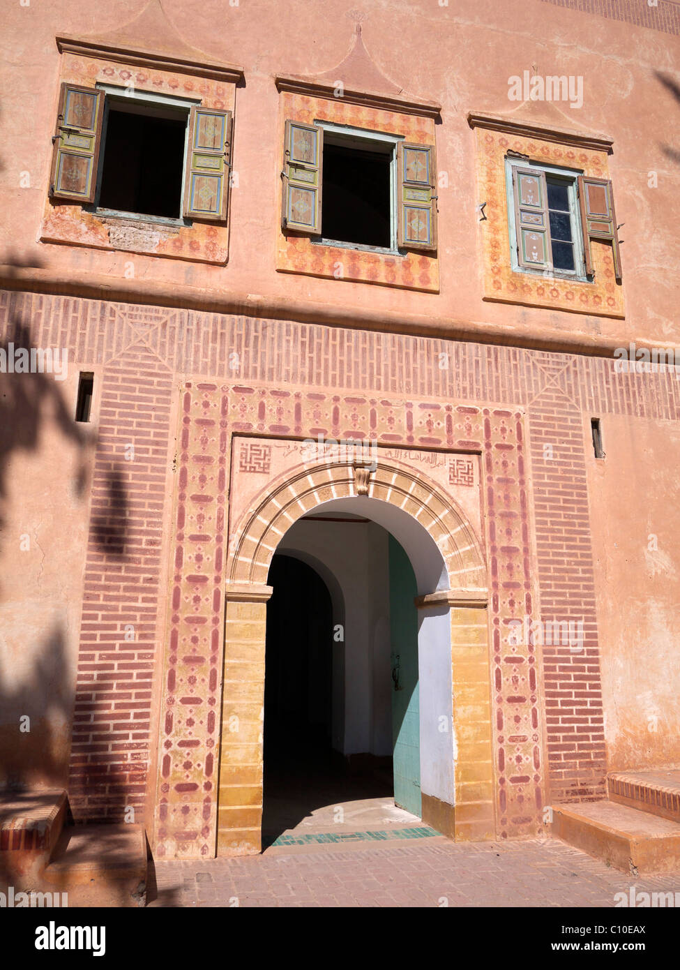 Facciata del XIX secolo padiglione presso i Giardini Menara Marrakech marocco Foto Stock