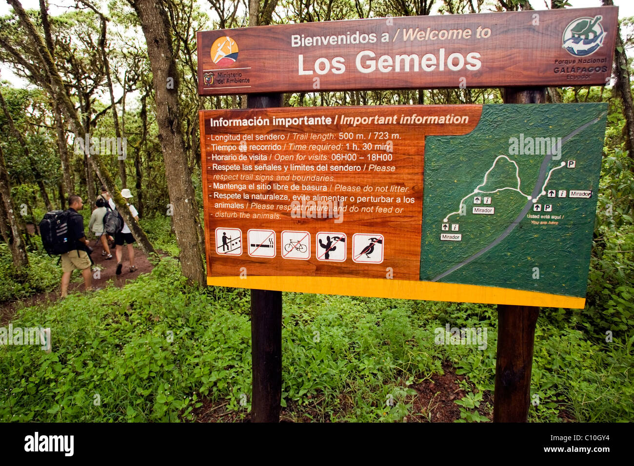 Los Gemelos Park segno nelle Highlands di Santa Cruz Island, Isole Galapagos, Ecuador Foto Stock