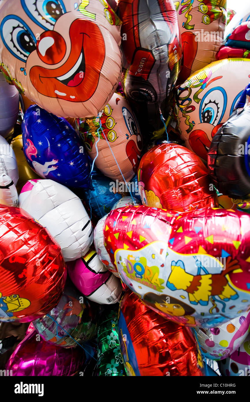 Palloncini colorati. Il carnevale di Colonia. Foto Stock