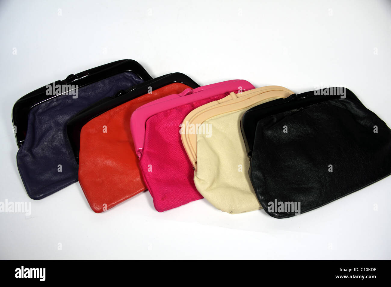 Selezione di colorati sacchetti della frizione c1980 Foto Stock