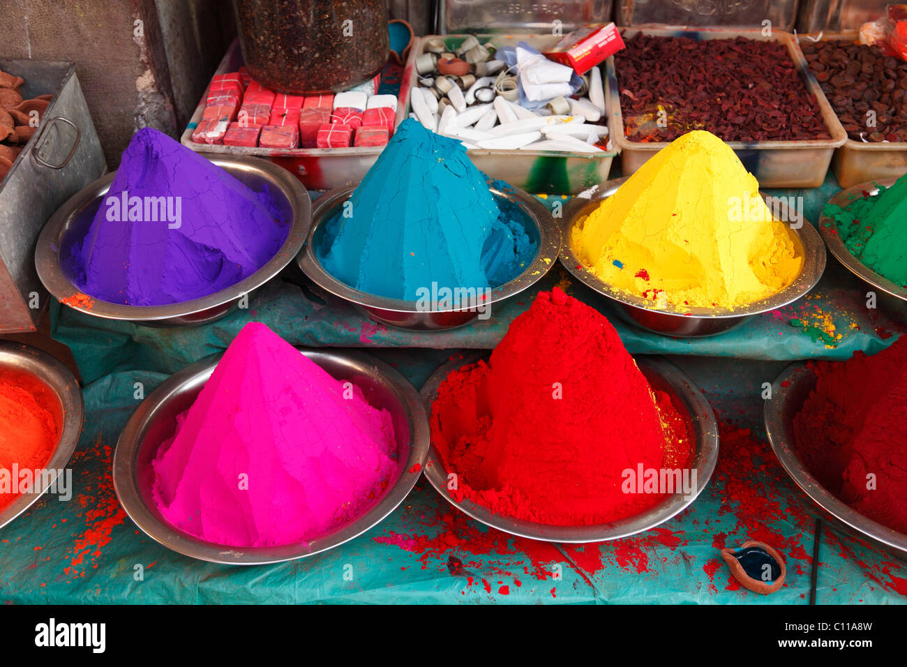 I pigmenti in polvere, Mercato Devaraja, Mysore, Karnataka, India del Sud, India, Asia del Sud, Asia Foto Stock