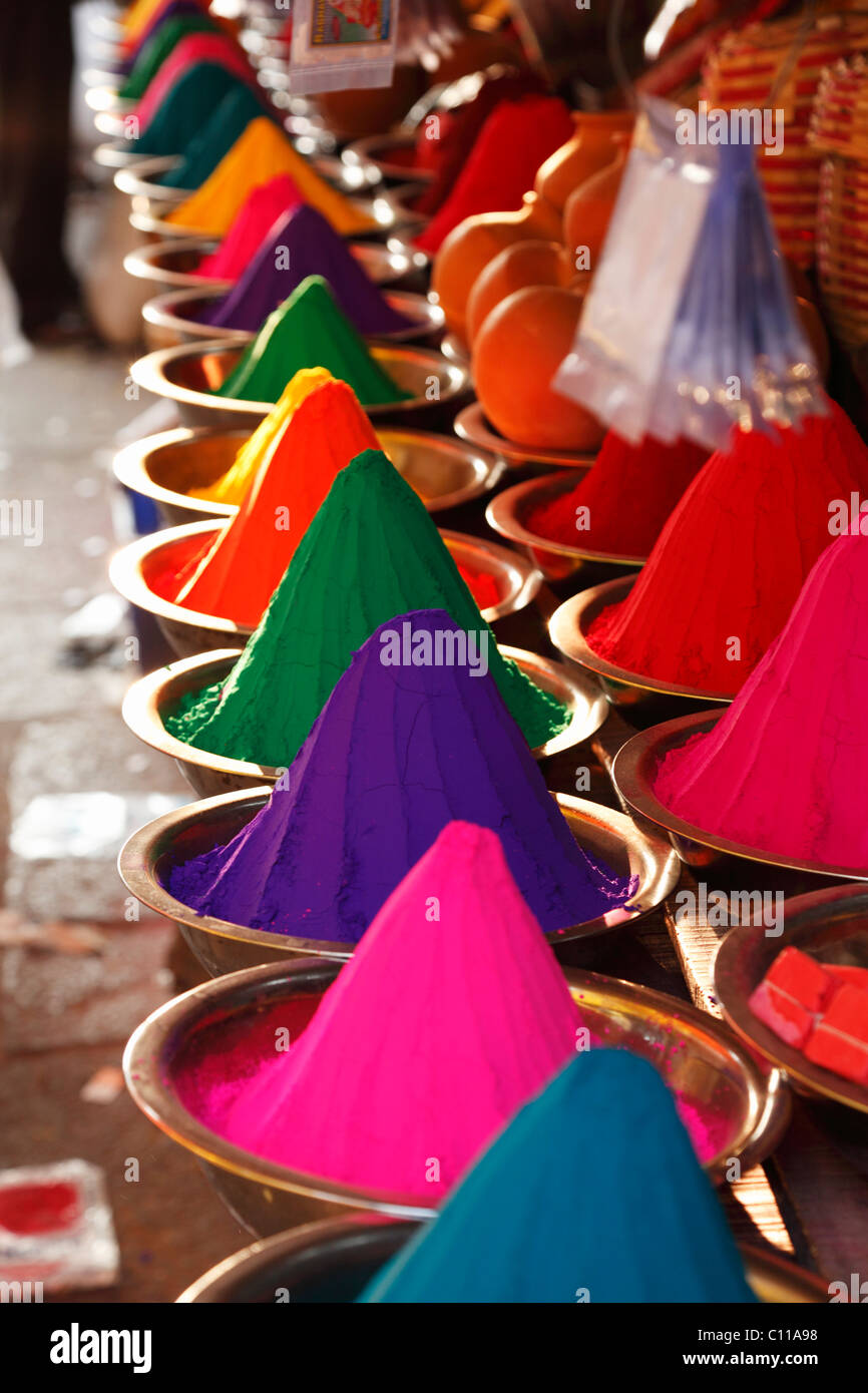 I pigmenti in polvere, Mercato Devaraja, Mysore, Karnataka, India del Sud, India, Asia del Sud, Asia Foto Stock