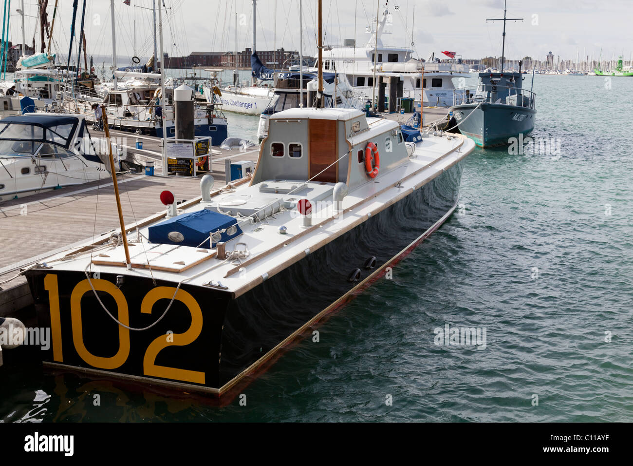 Tipo 100 classe alta velocità di lancio, RAF HSL 102, Gunwharf Quays, Hampshire. Foto Stock