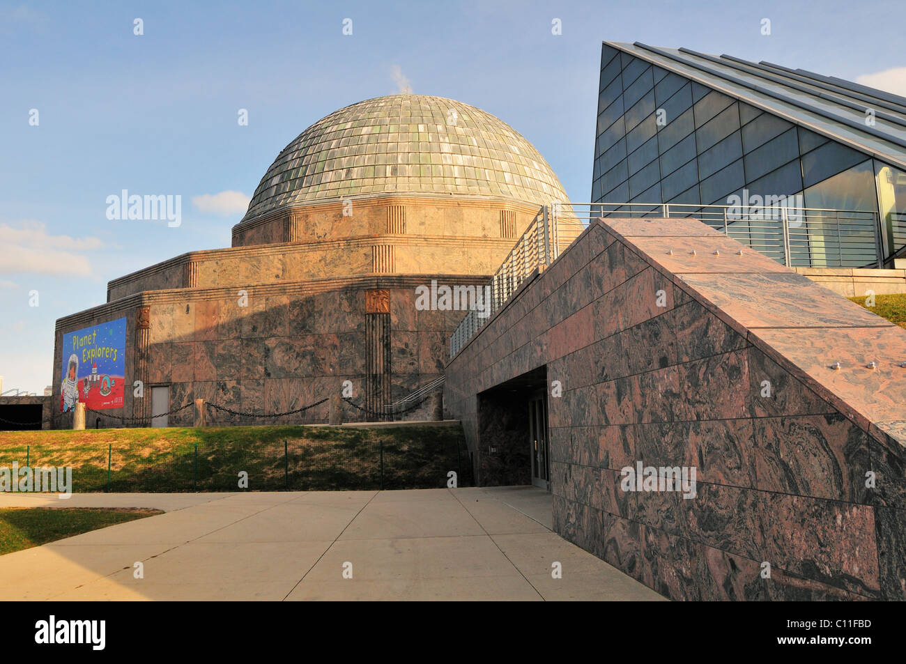 Il Planetarium Adler all'estremo east end della città museo del Campus dal Lago Michigan Chicago, Illinois, Stati Uniti d'America. Foto Stock