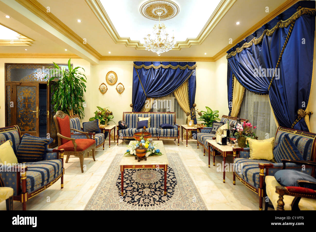 Piscina shot, lussuosa area reception, Doha, emirato del Qatar, Golfo Persico, Medio Oriente e Asia Foto Stock