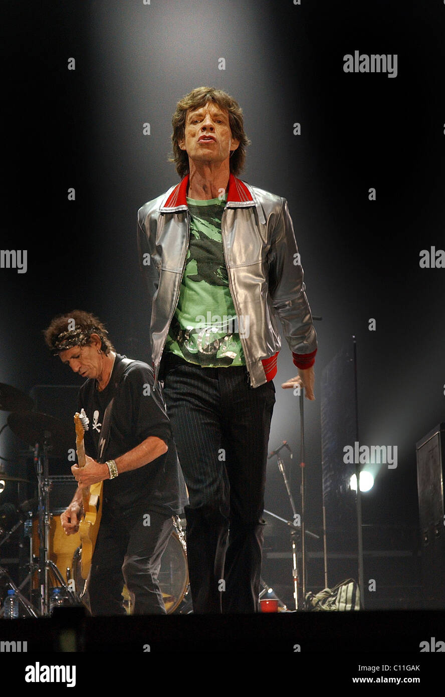 I Rolling Stones in concerto a Glasgow 2003- Mick Jagger e Keith Richards Foto Stock