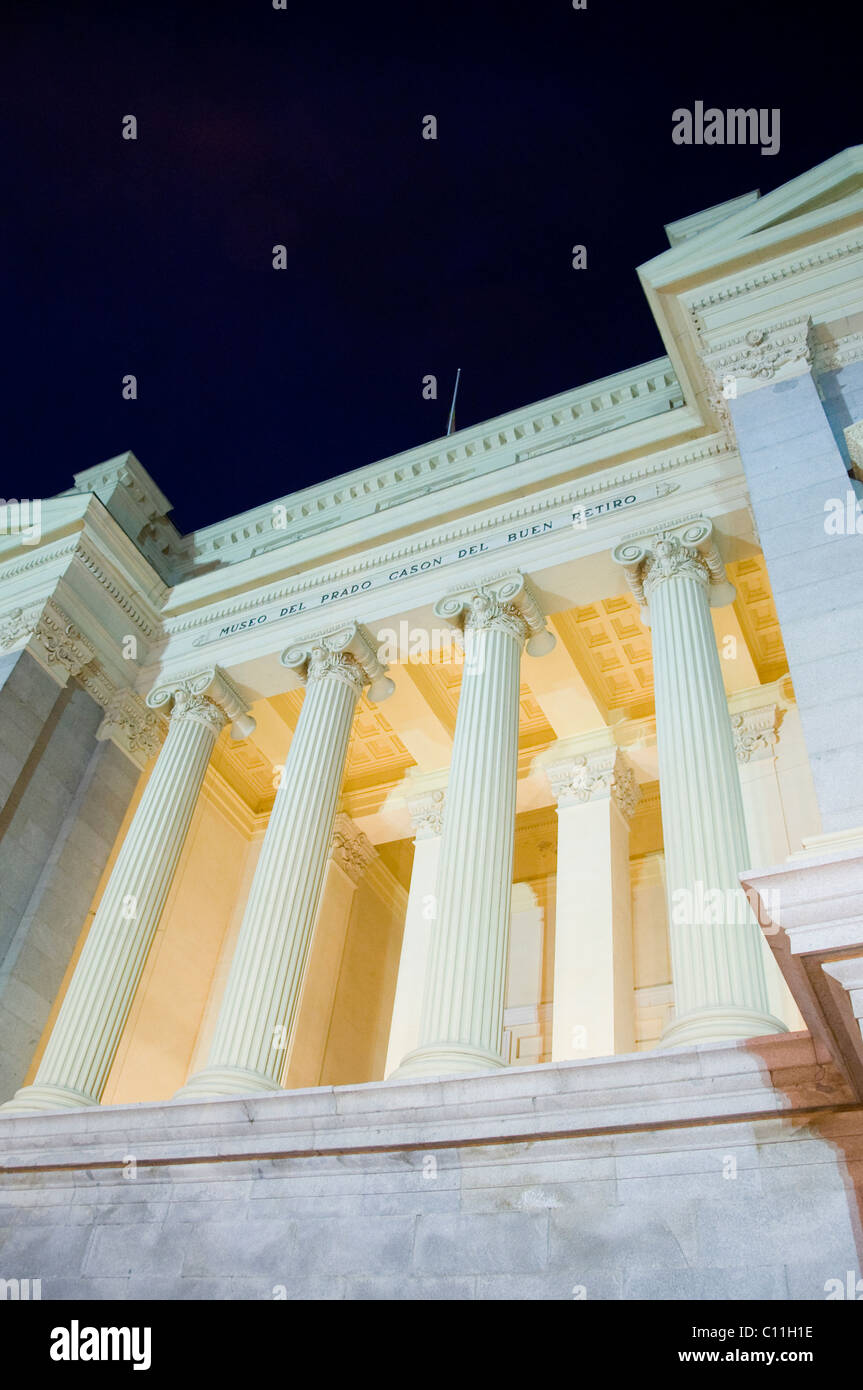 Scatto notturno del museo del Prado a Madrid Spagna Foto Stock