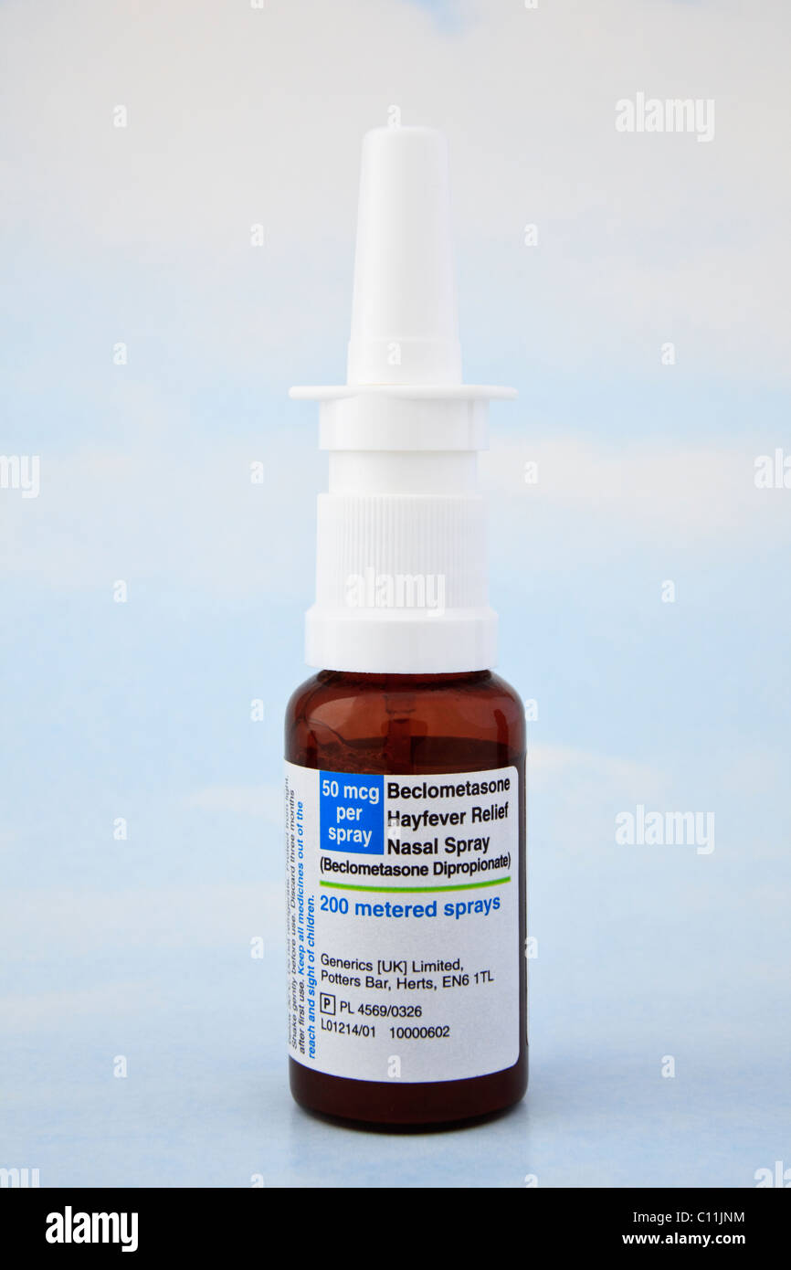 Bottiglia di Beclometasone dipropionato inalatore spray nasale per il  sollievo dei sintomi di hayfever (rinite Foto stock - Alamy