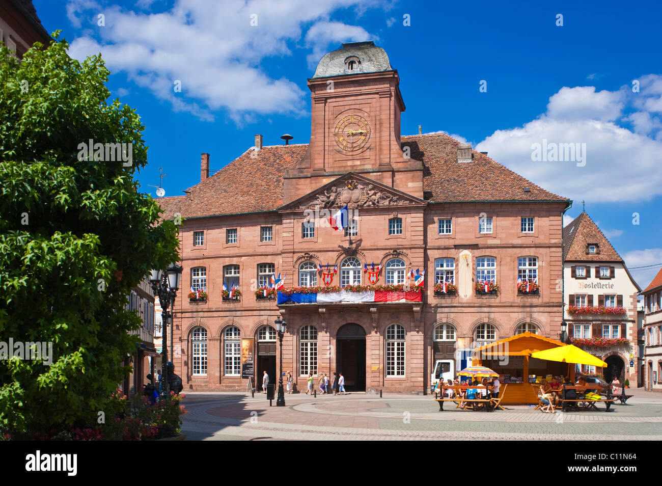 Town Hall, Wissembourg, Vosges du Nord natura park, montagne Vosges, l'Alsazia, Francia, Europa Foto Stock