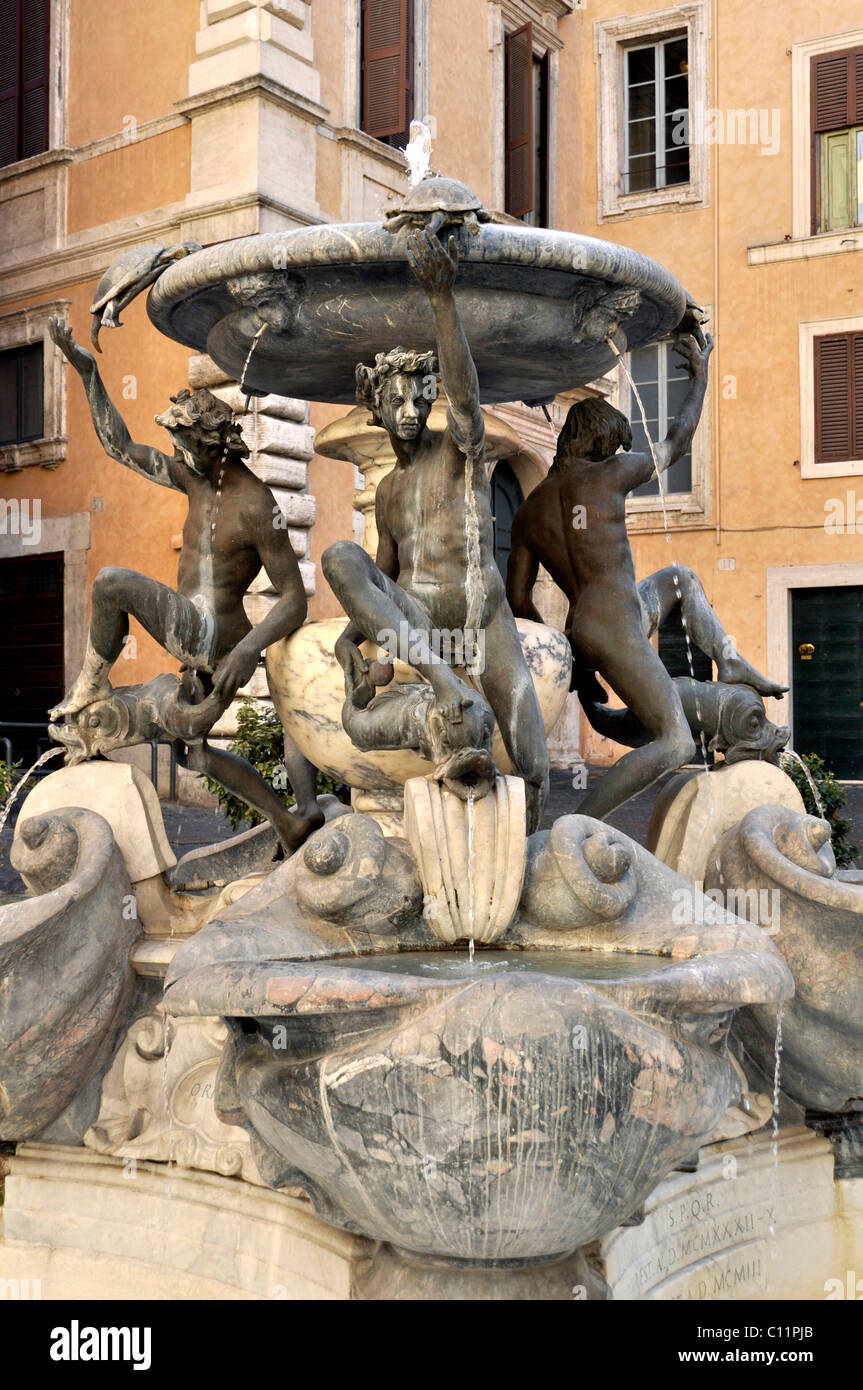 Ephebes statue, fontane delle tartarughe, la Fontana delle Tartarughe, Piazza Mattei square, il quartiere ebraico, Roma, lazio, Italy Foto Stock