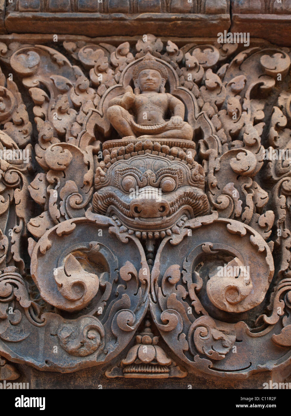 Il Banteay Srei, Siem Reap, Cambogia - un tempio indù dedicato a Shiva commissionato da un Brahman Foto Stock