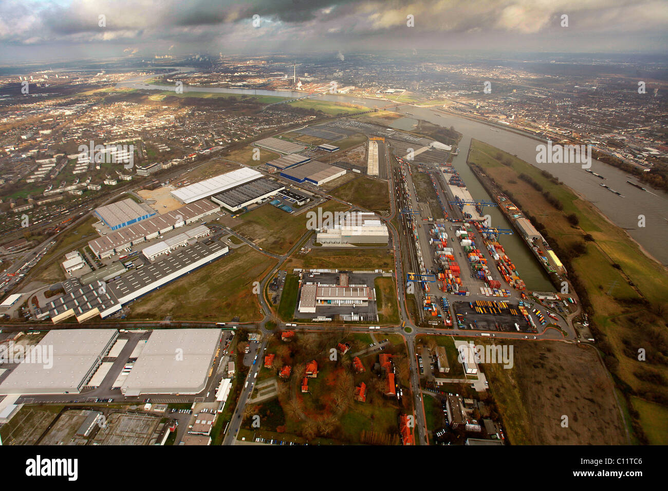 Vista aerea, terminale per container container port, Reno, Duisport, Logport I, Rheinhausen, Duisburg, Ruhrgebiet regione Foto Stock