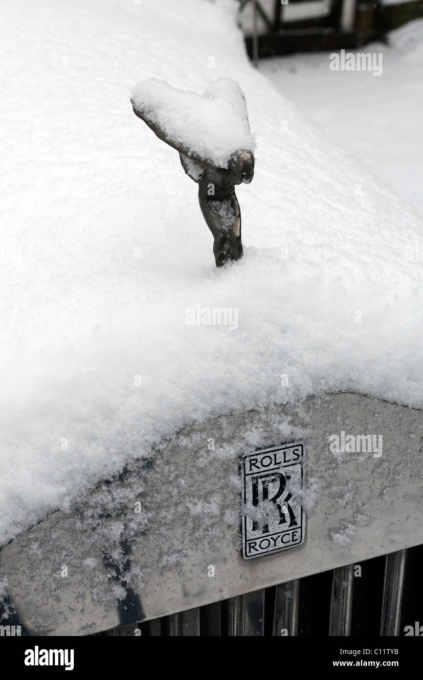 Rolls-Royce, Emily ornamento del cofano e il logo, innevate Foto Stock