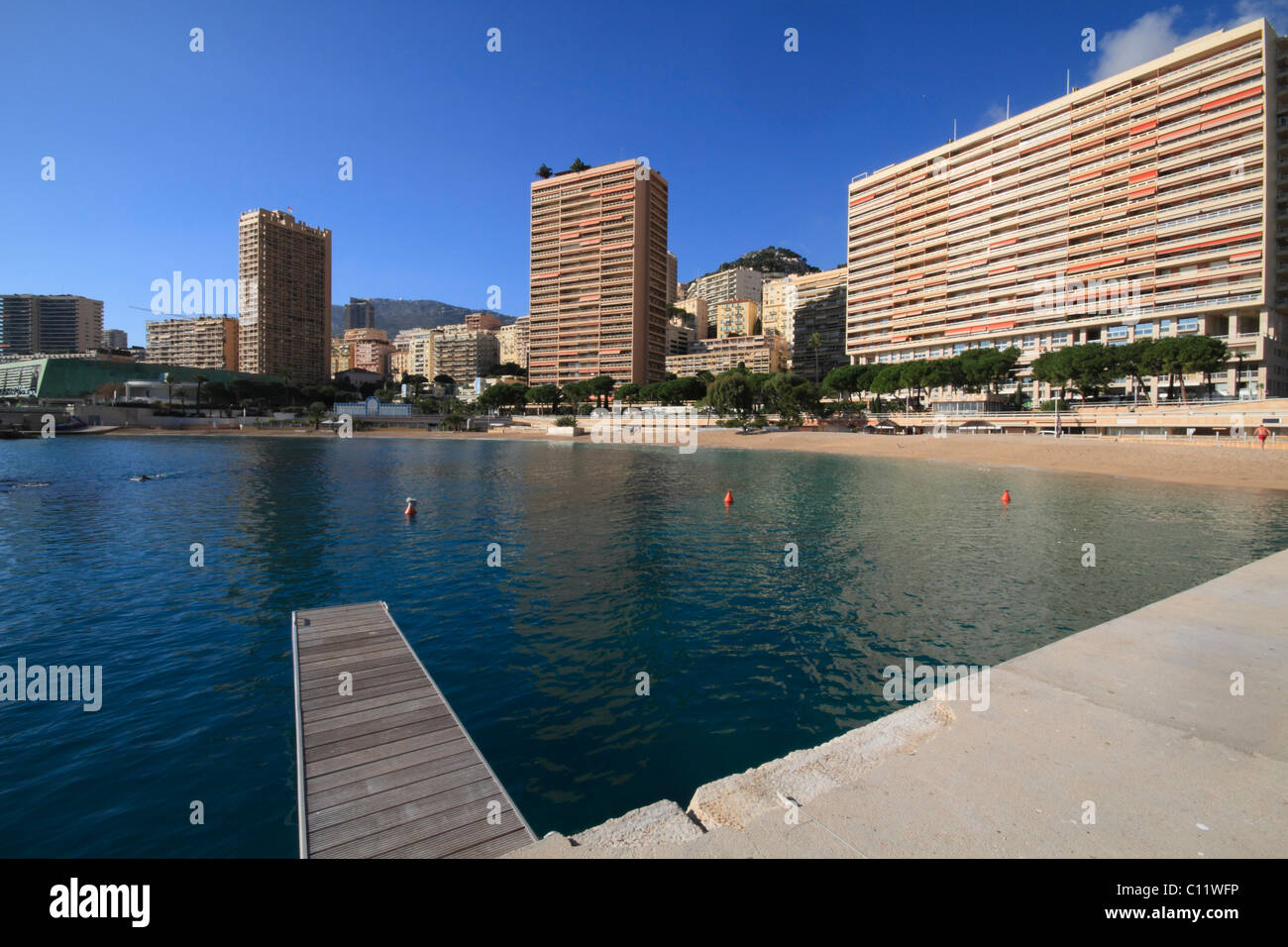 Spiaggia di Larvotto, grattacieli, Principato di Monaco, Cote d'Azur, Europa Foto Stock