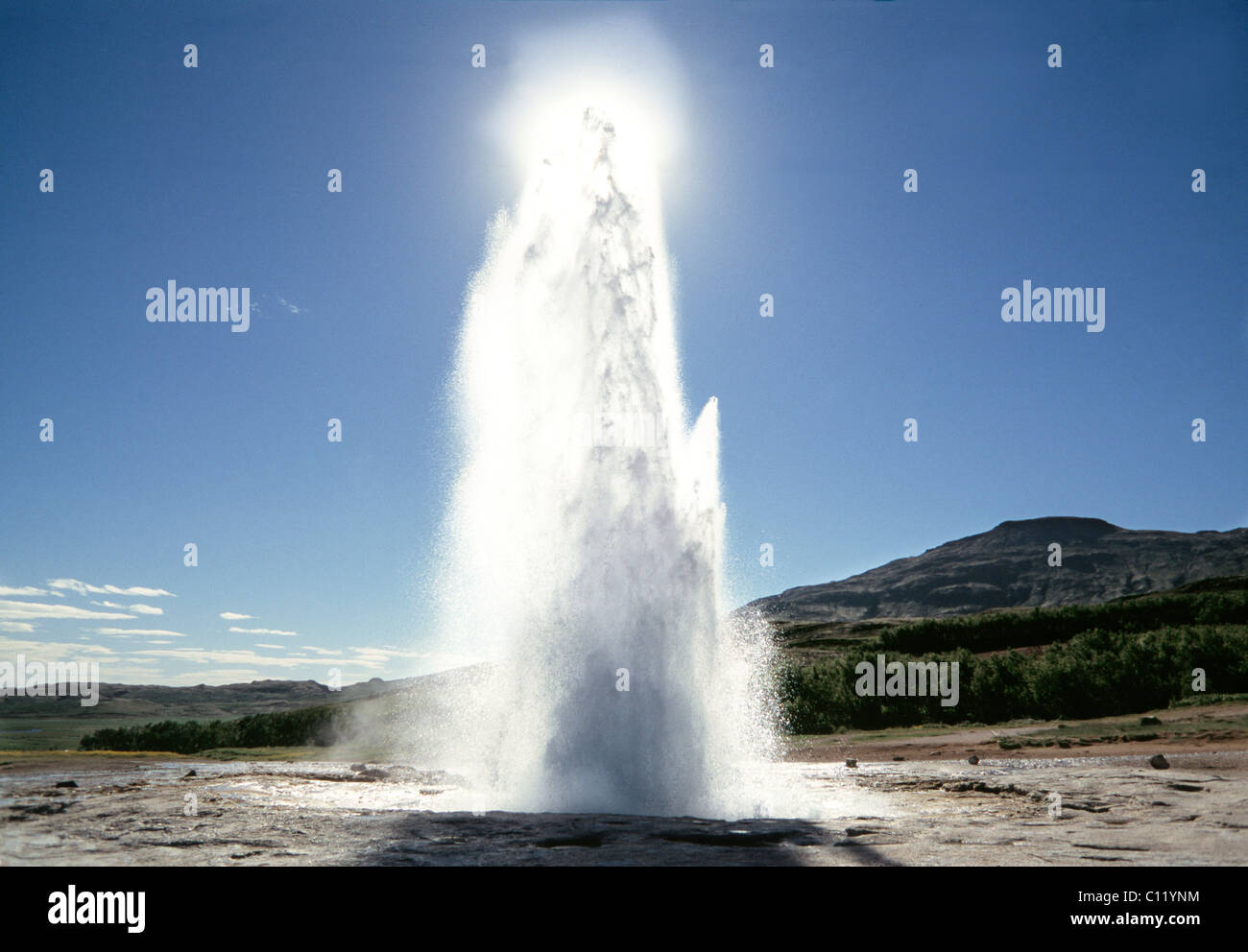 Eruzione, Geysir Strokkur, Islanda, Europa Foto Stock