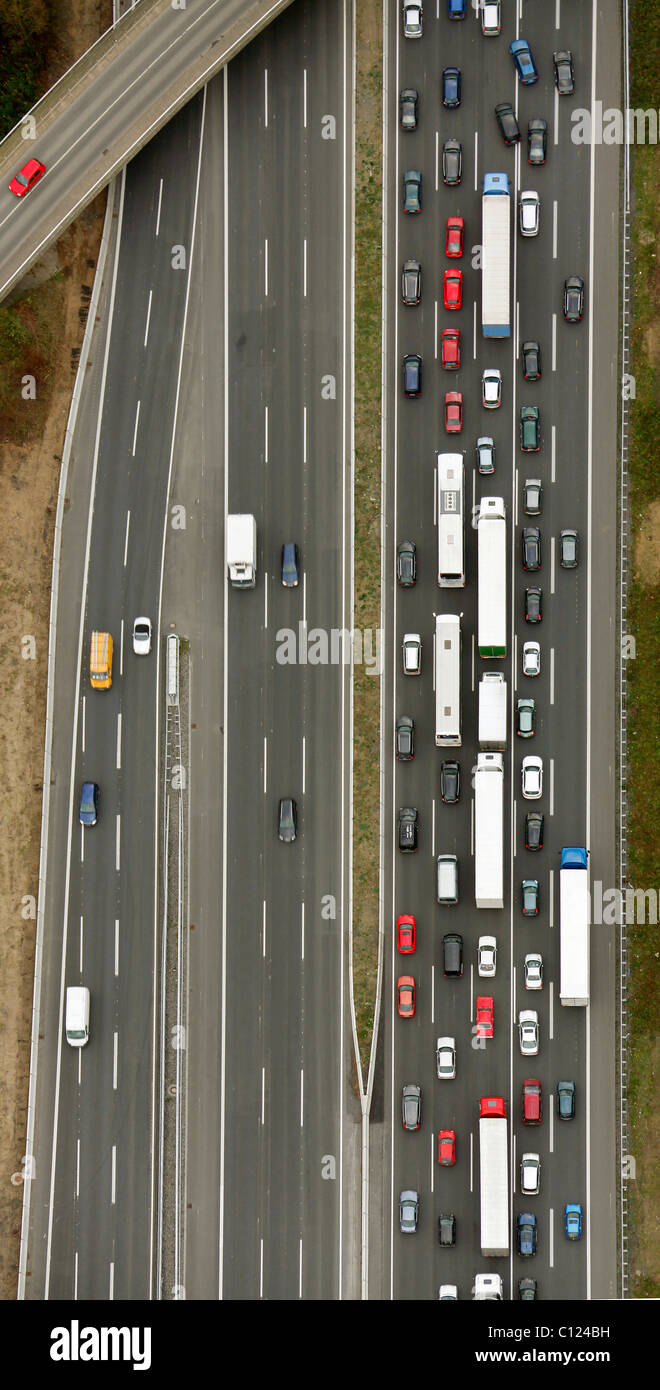 Foto aerea, ponte autostradale, traffico, Kamen, zona della Ruhr, Renania settentrionale-Vestfalia, Germania, Europa Foto Stock