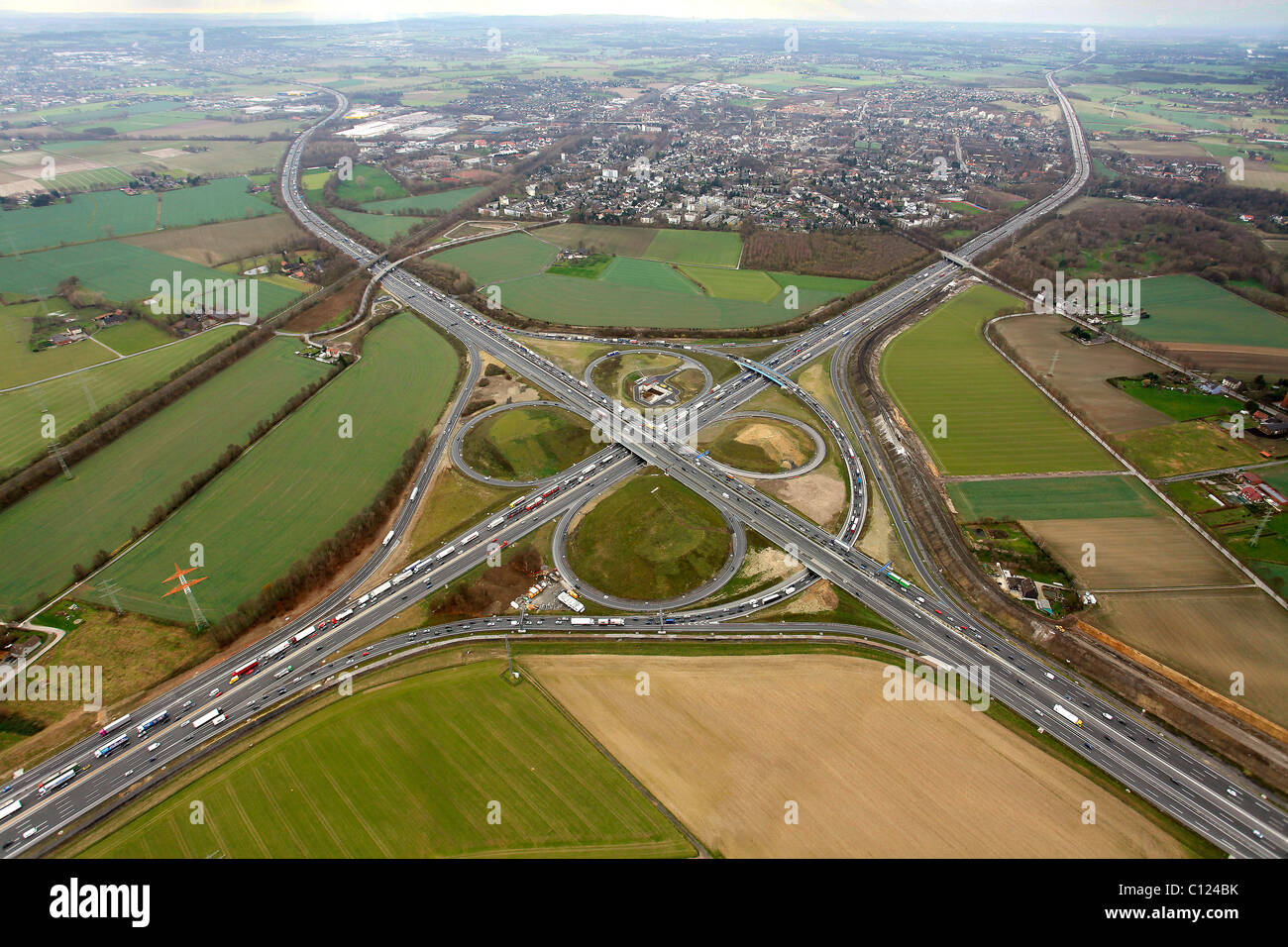 Foto aerea, Kamen cross, svincolo A1-A2, Kamen, zona della Ruhr, Renania settentrionale-Vestfalia, Germania, Europa Foto Stock