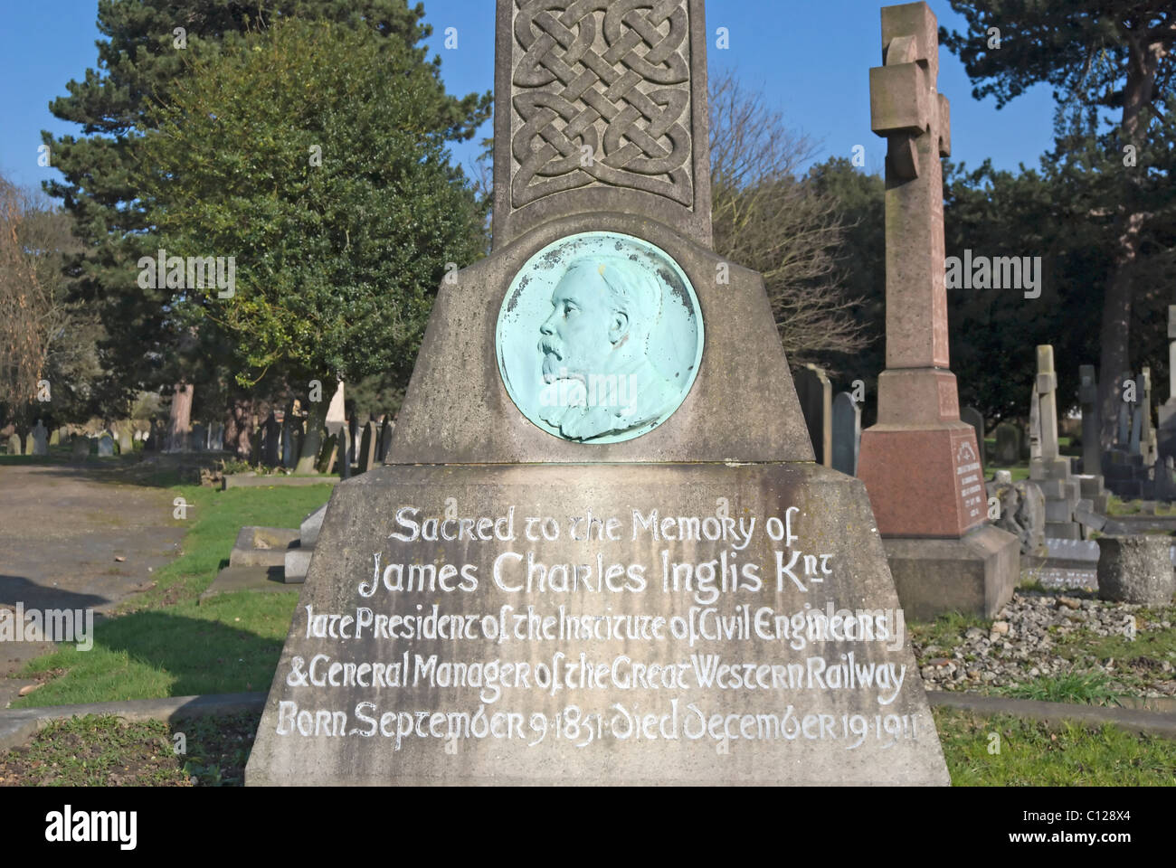 Il 1911 tomba di james charles inglis, presidente dell'istituto di ingegneri civili e manager della Great Western Railway Foto Stock