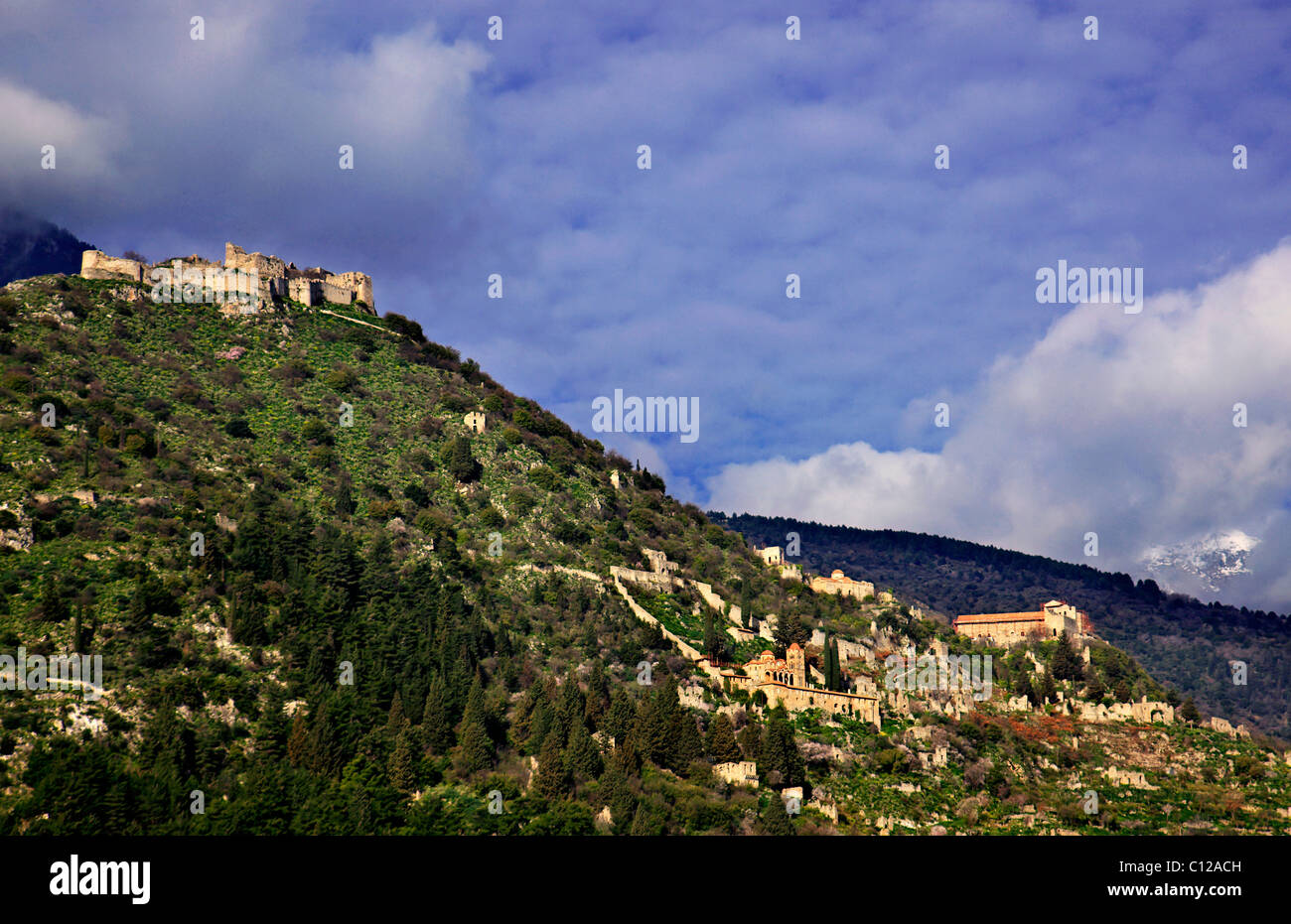 Il medievale, bizantina "castletown' di Mistra, vicino alla città di Sparta, Laconia, Peloponneso, Grecia. Foto Stock