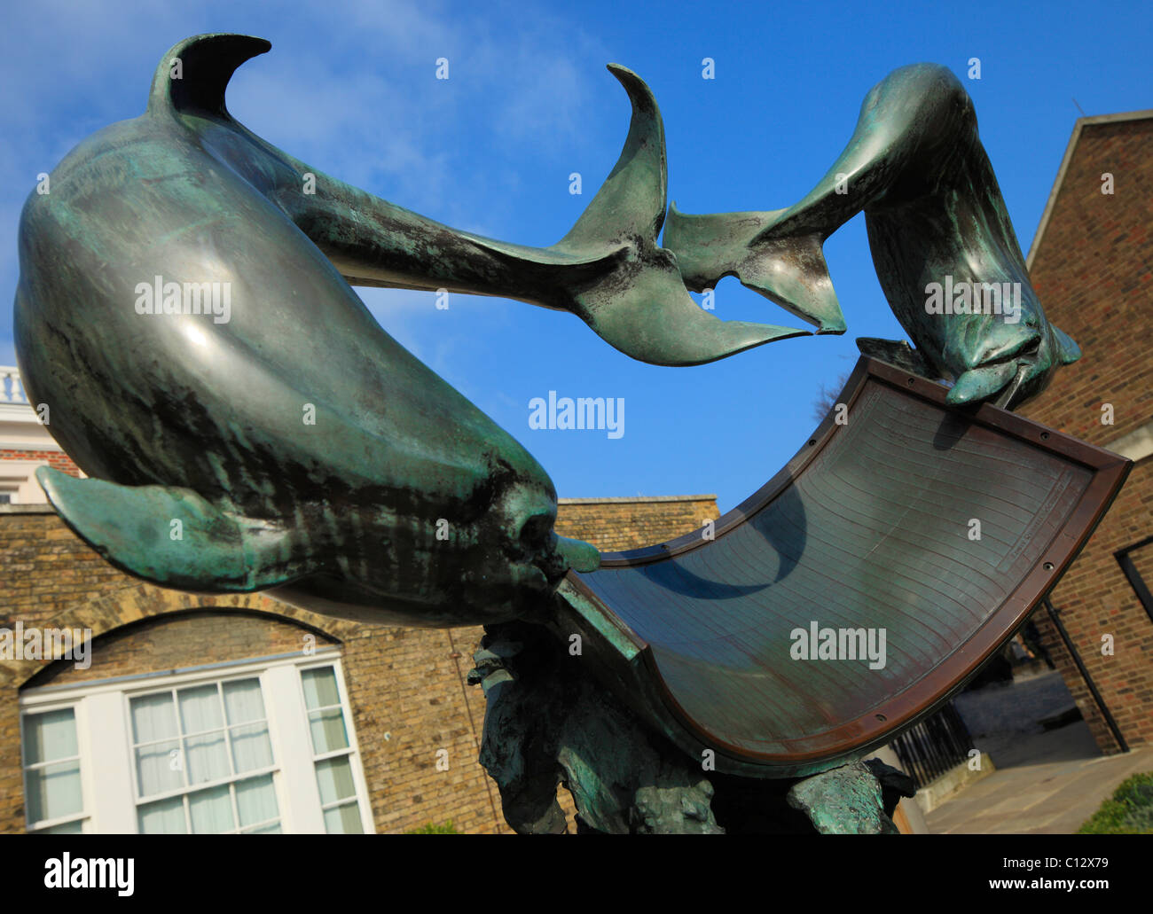 Il Dolphin meridiana di Titanic Memorial Garden presso il Royal Observatory di Greenwich, Londra. Foto Stock