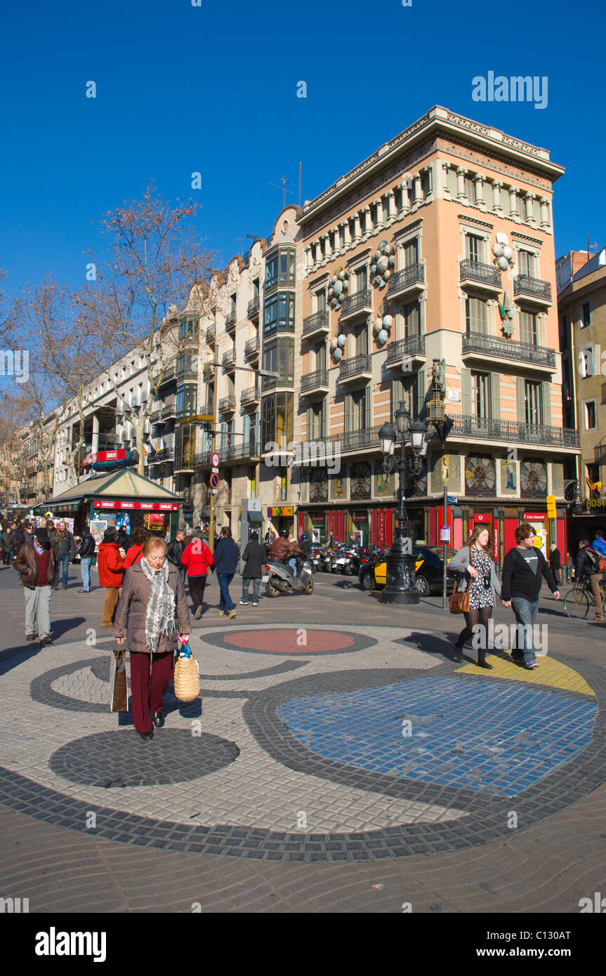 Mosaico di Joan Miro su via Ramblas centrale di Barcellona Catalogna Spagna Europa Foto Stock