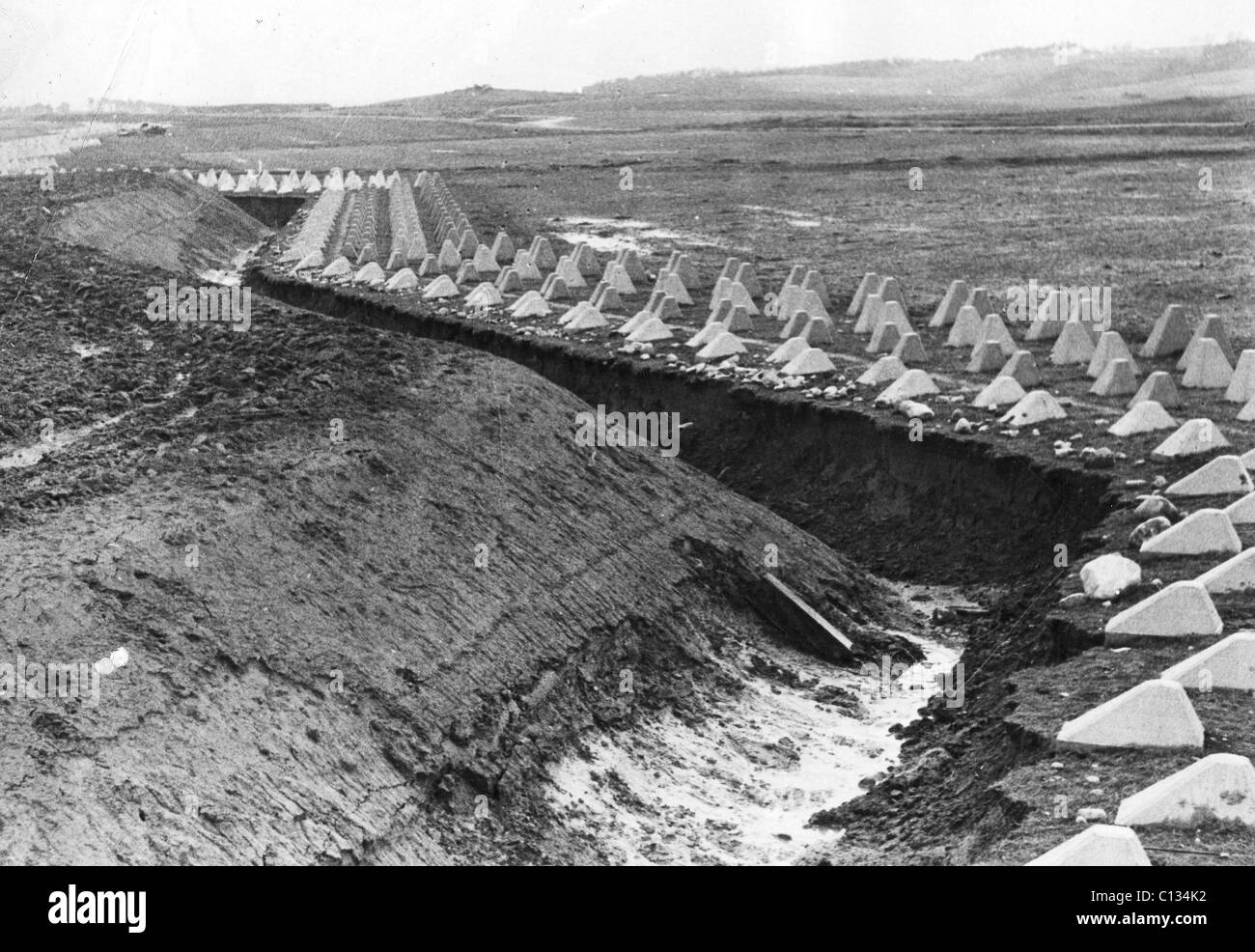 Tedesco serbatoio trappole in linea di Siegfried come fotografato facendo avanzare le forze russe nel 1945 Foto Stock