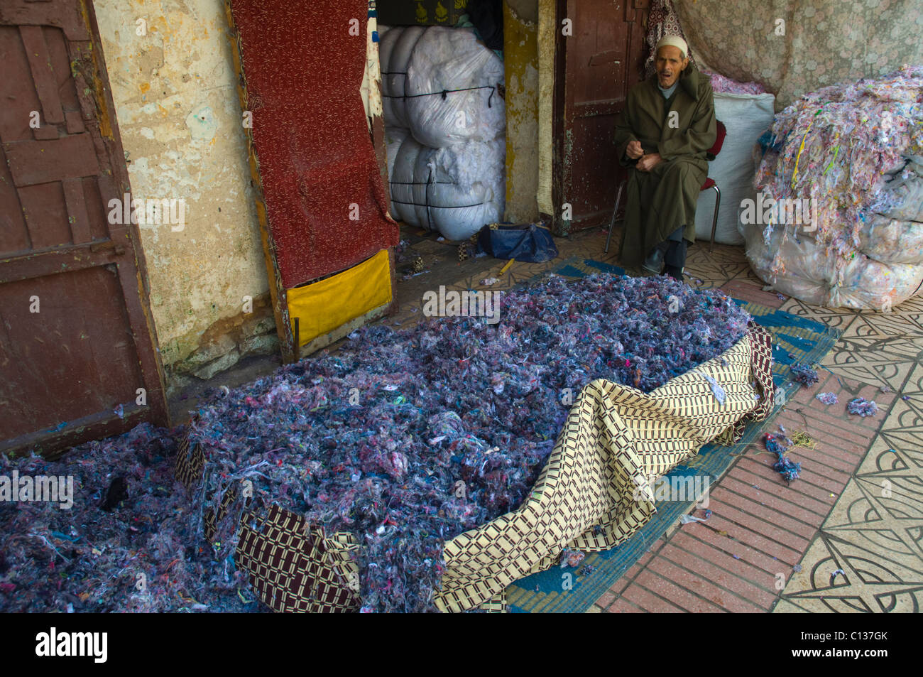 Materasso rendendo shop nella Medina il vecchio quartiere centrale centrale di Casablanca in Marocco Africa settentrionale Foto Stock