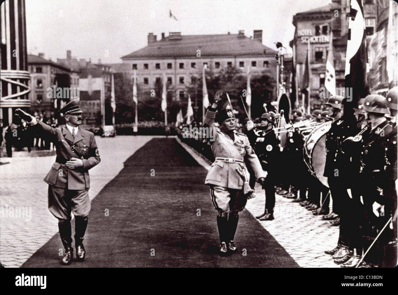 Adolf Hitler e Benito Mussolini a Berlino, 1937 Foto Stock