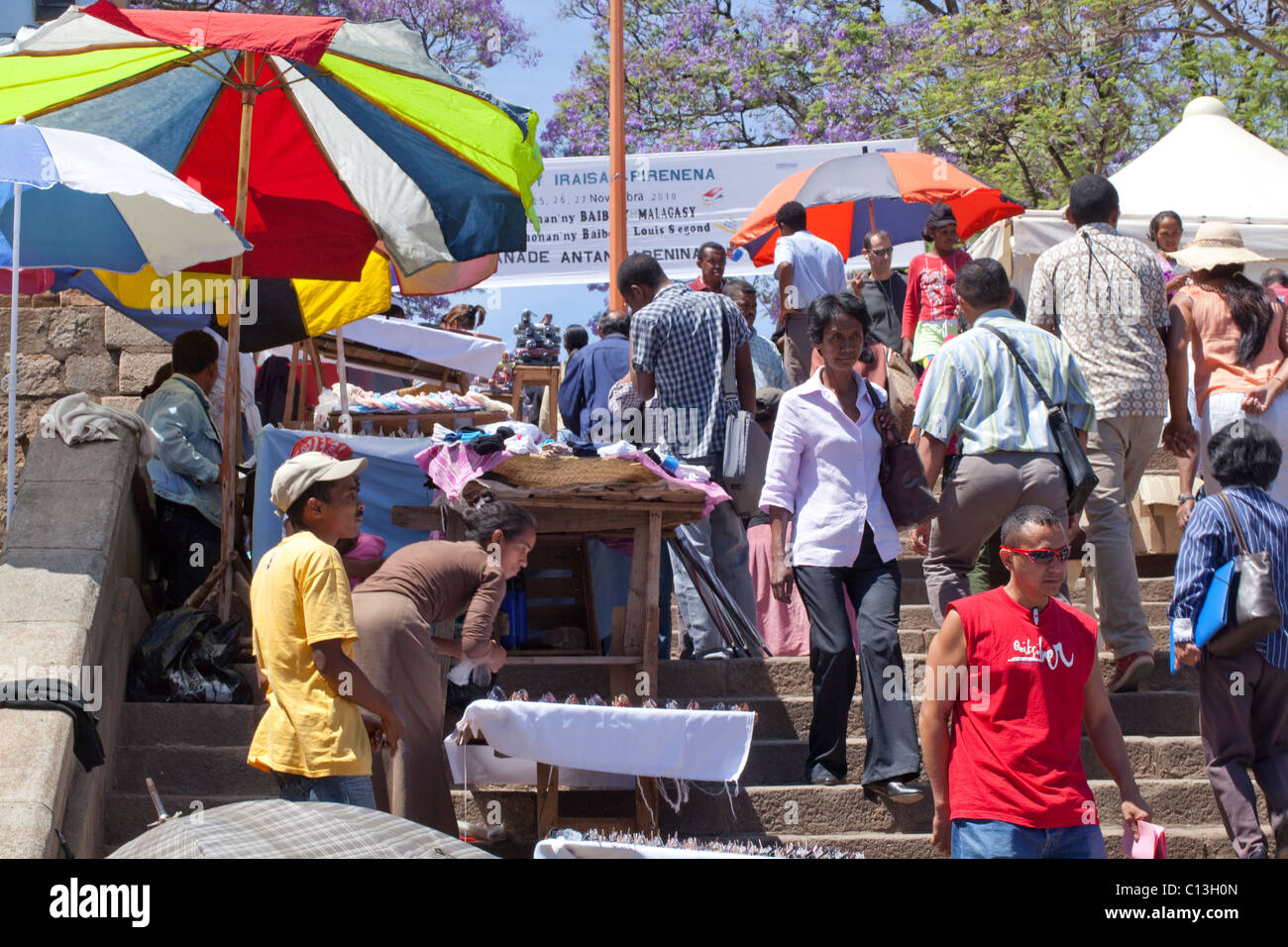 Vista di una sezione di Antananarivo. A volte abbreviato come tana. La città capitale del Madagascar. Mercato. Foto Stock