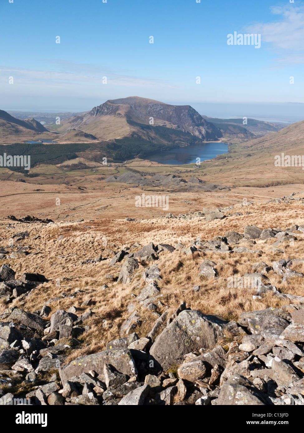 Mynydd Mawr e Llyn Cwellyn visto dalla Rhyd Ddu percorso su Snowdon Foto Stock