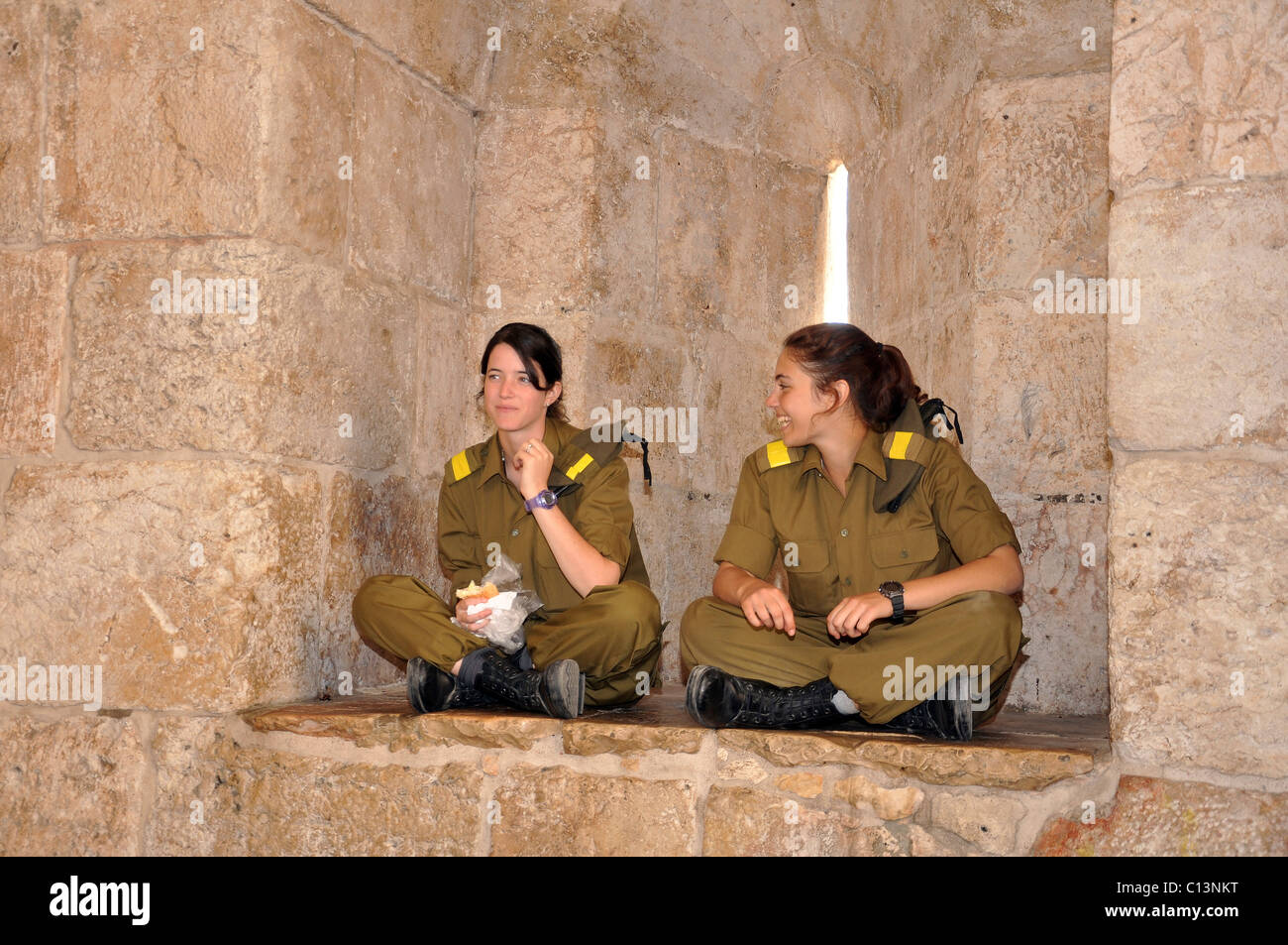 Femmina di due soldati israeliani a Gerusalemme, Israele Foto Stock