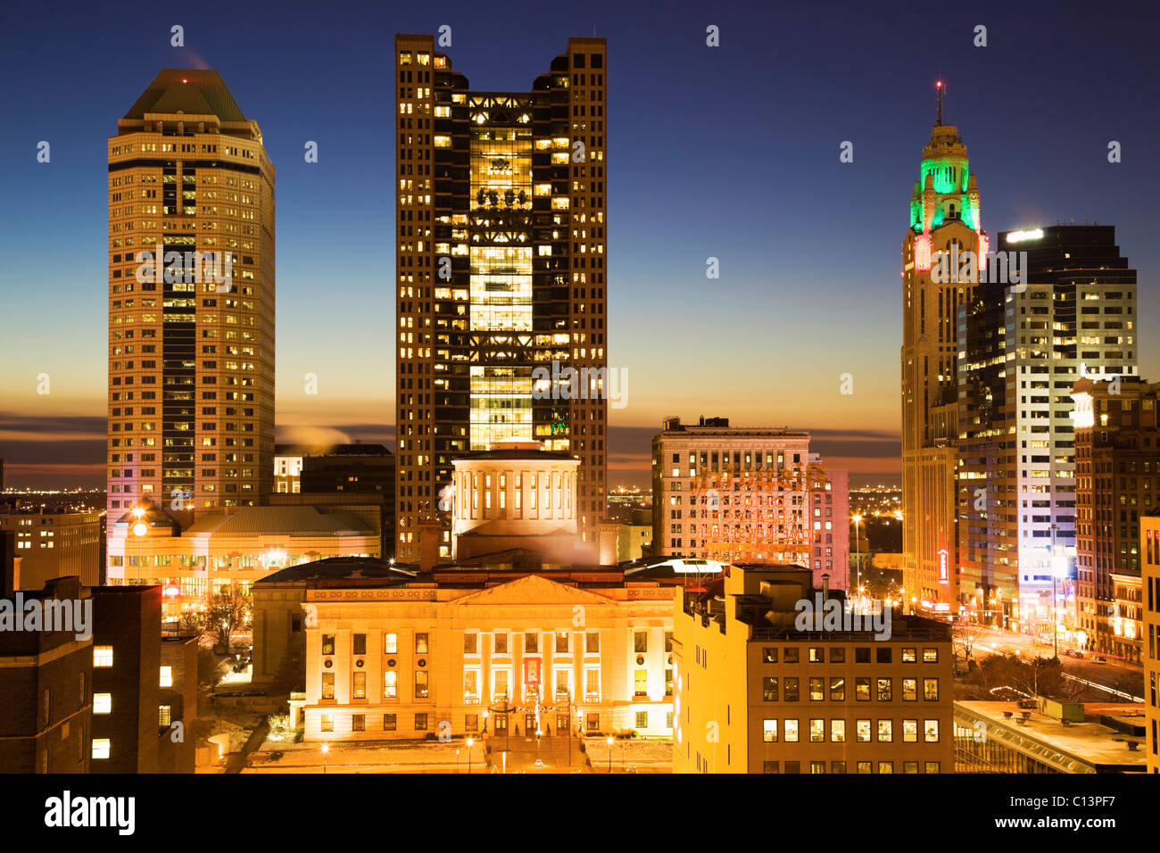 Stati Uniti d'America, Ohio, Columbus, Downtown illuminata di notte Foto Stock