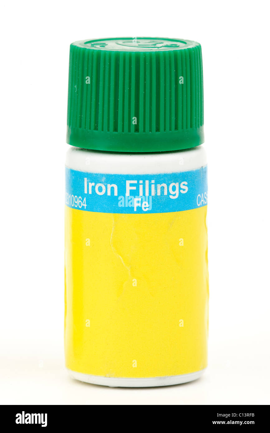 Contenitore in plastica contenente residui di limatura di ferro Foto Stock